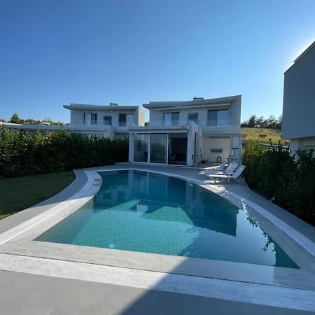 Family Sofia 4 Bedrooms * Ханиоти