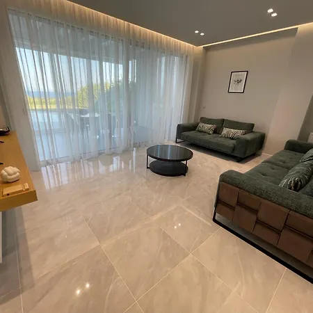 Family Sofia 4 Bedrooms *