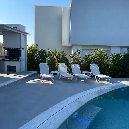 Family Sofia 4 Bedrooms Villa